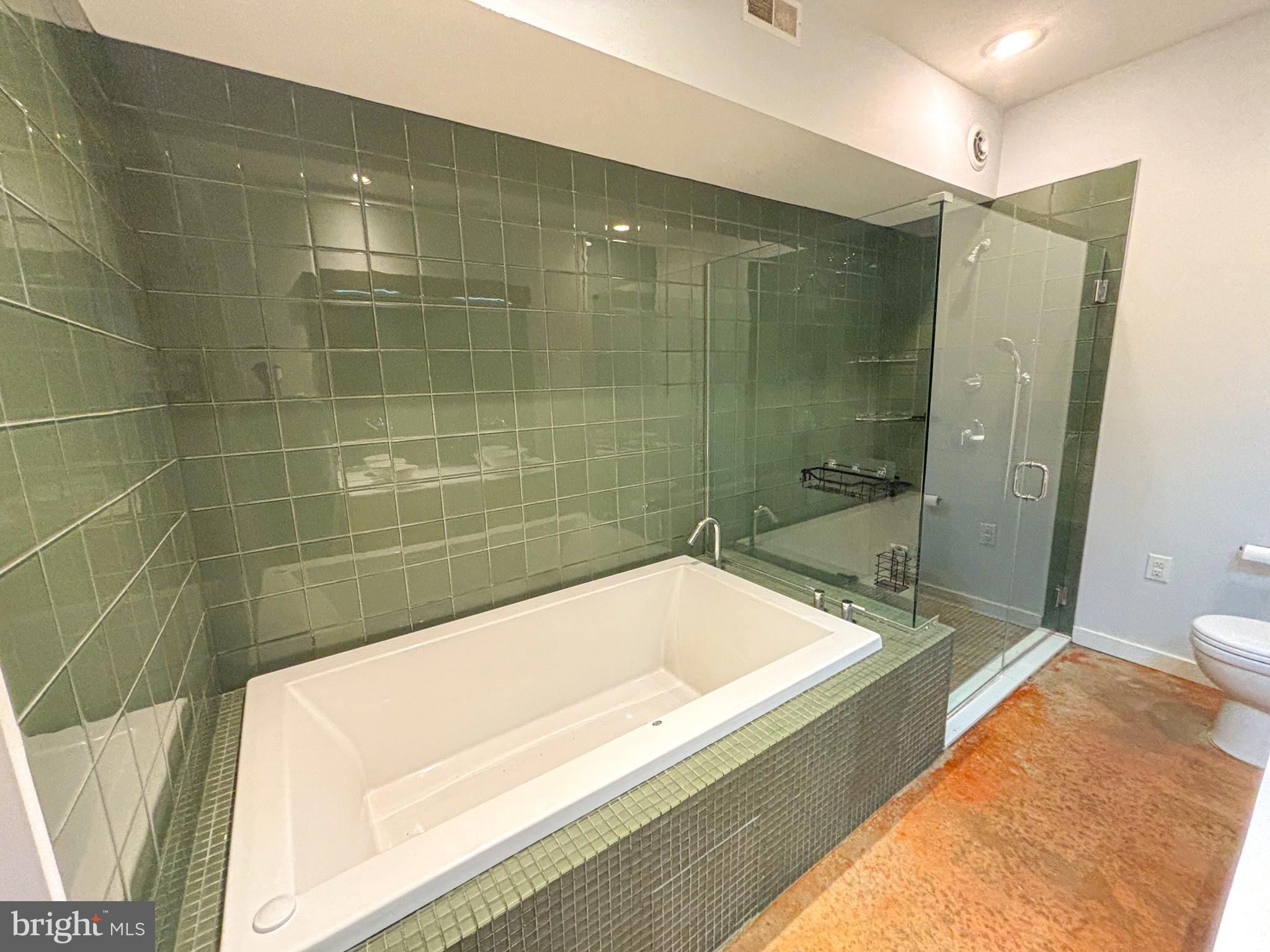 149 W LAUREL STREET B