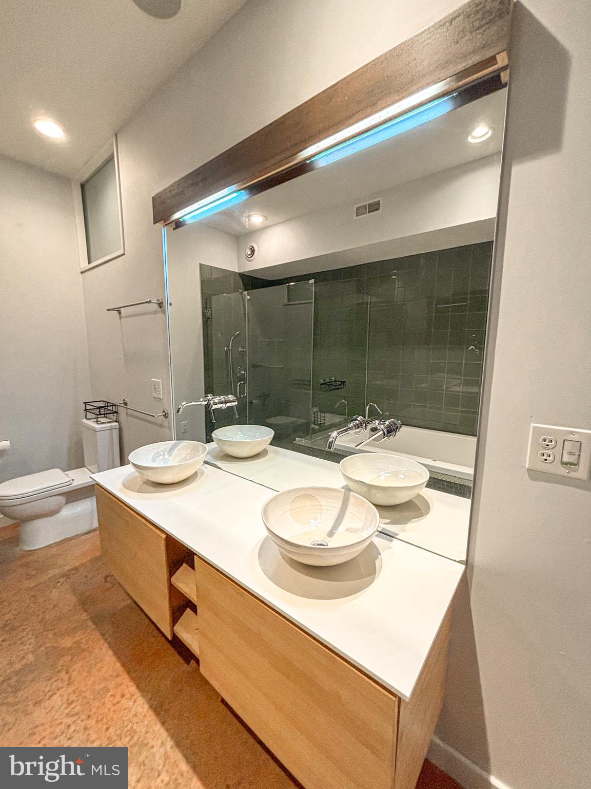 149 W LAUREL STREET B