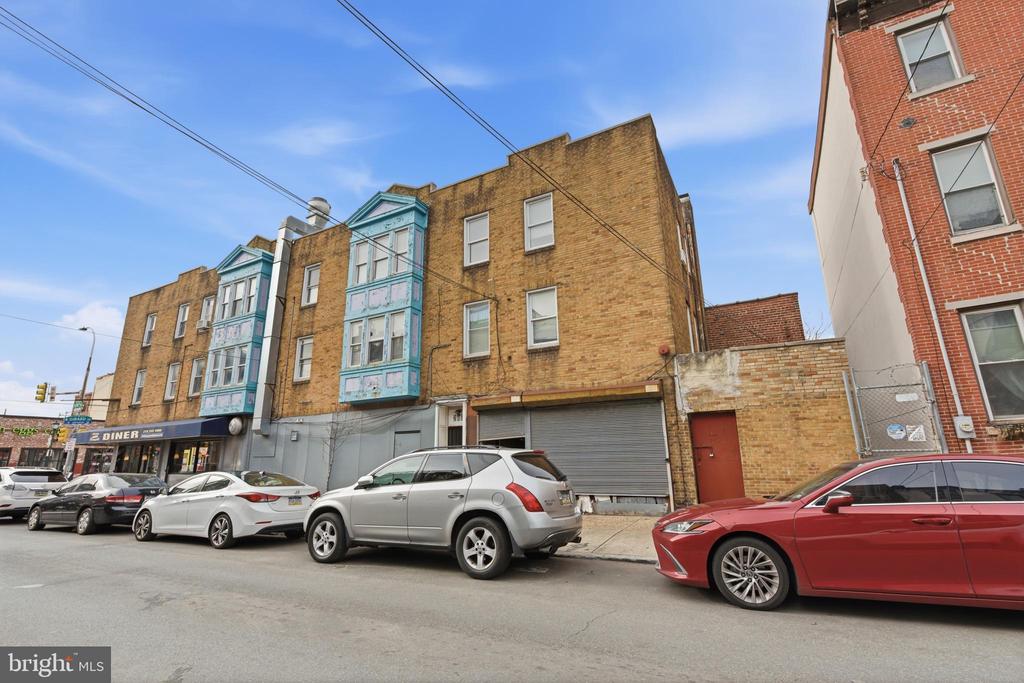 2801 W GIRARD AVENUE
