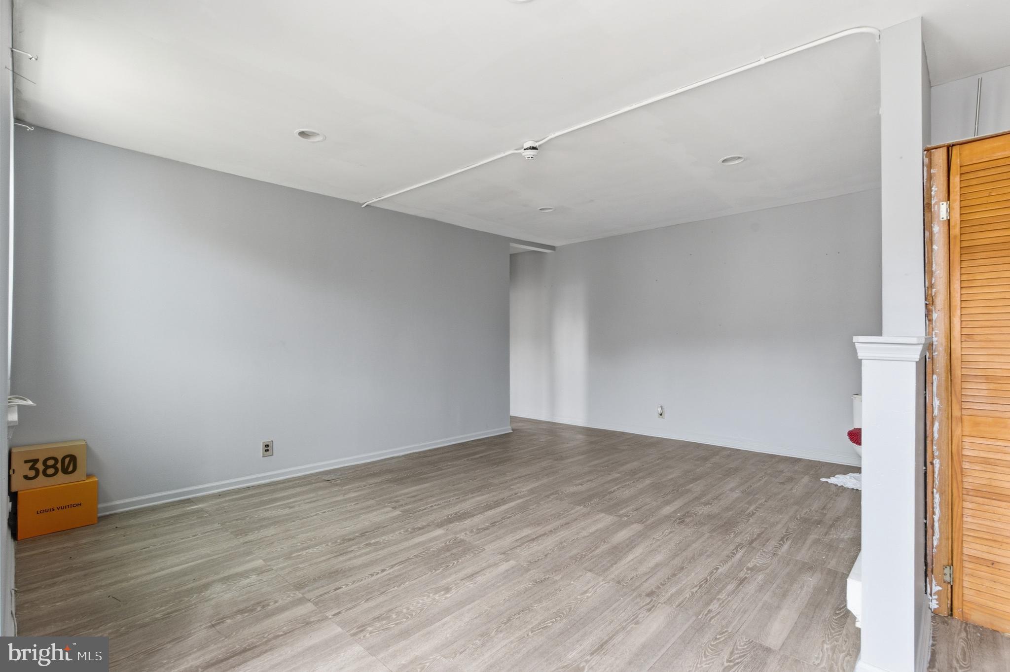 2801 W GIRARD AVENUE