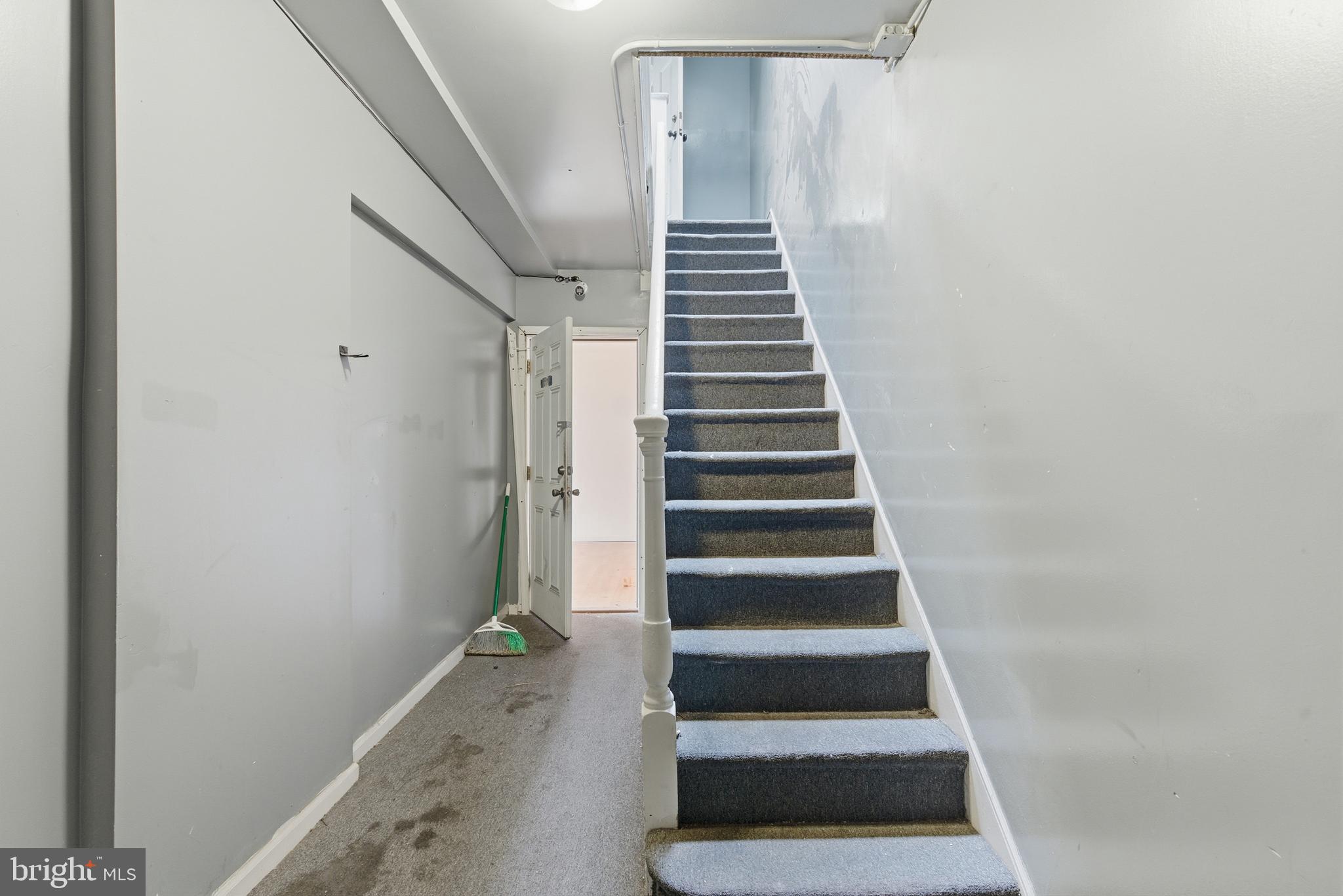 2801 W GIRARD AVENUE