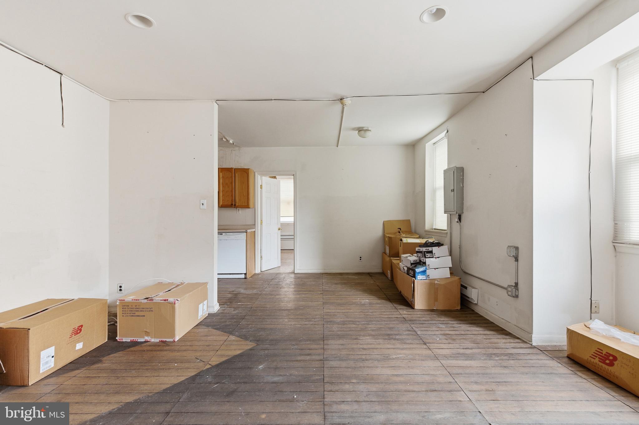 2801 W GIRARD AVENUE