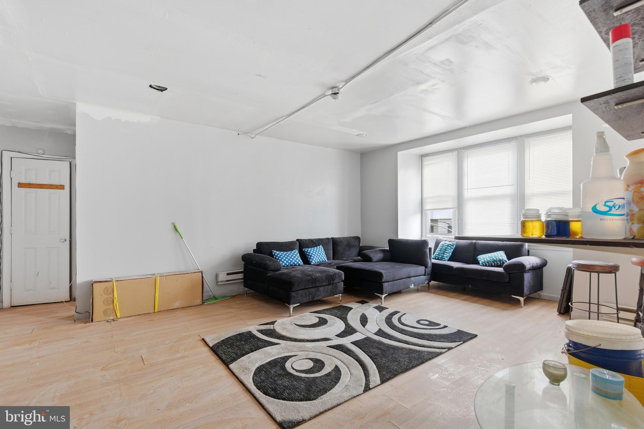 2801 W GIRARD AVENUE