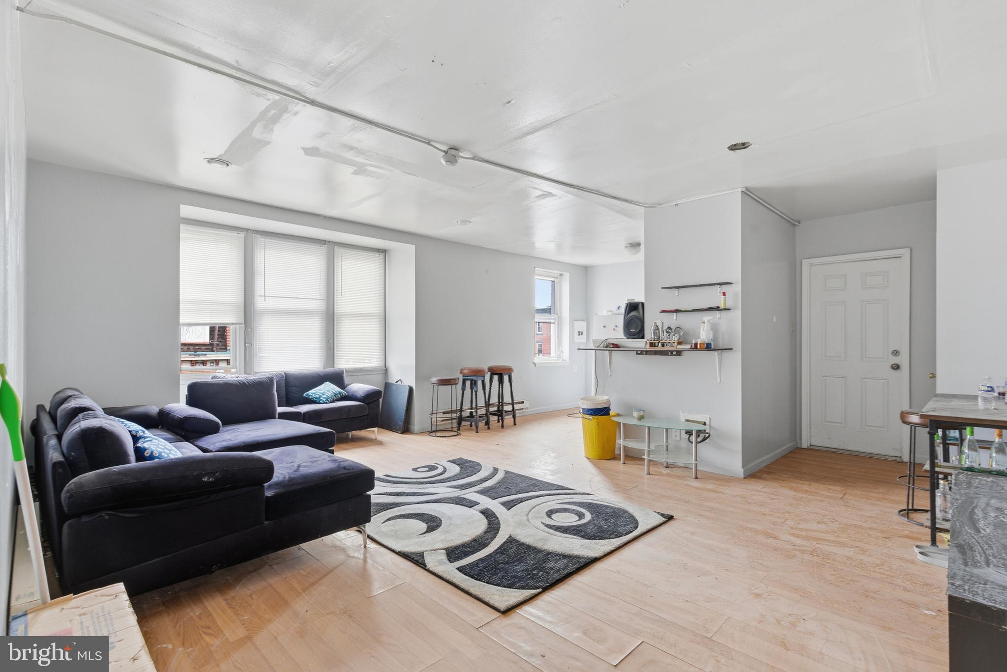 2801 W GIRARD AVENUE