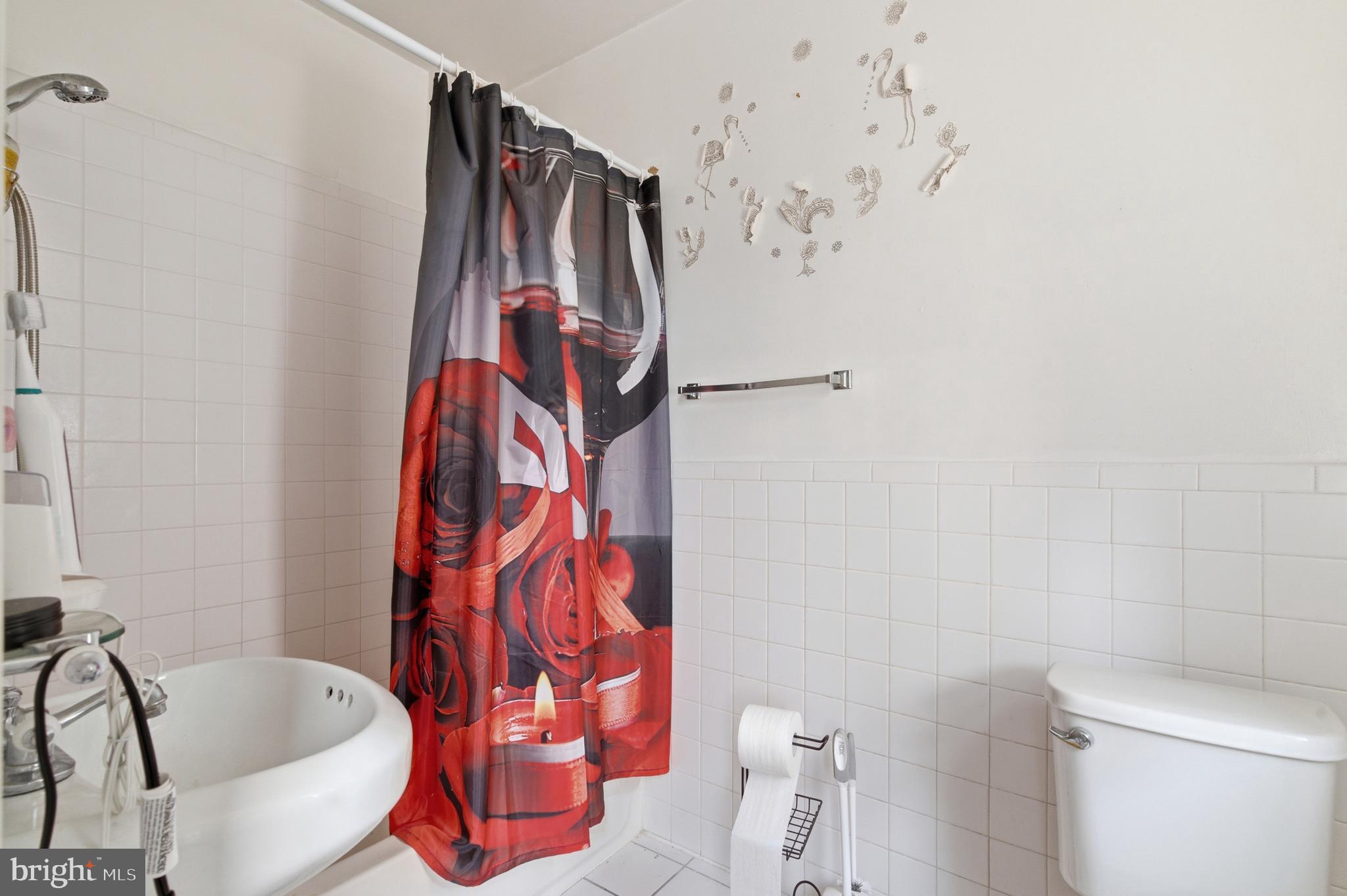 2801 W GIRARD AVENUE