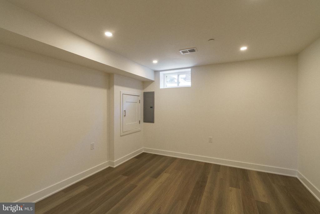 520 S 17TH STREET