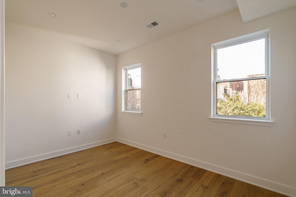 520 S 17TH STREET