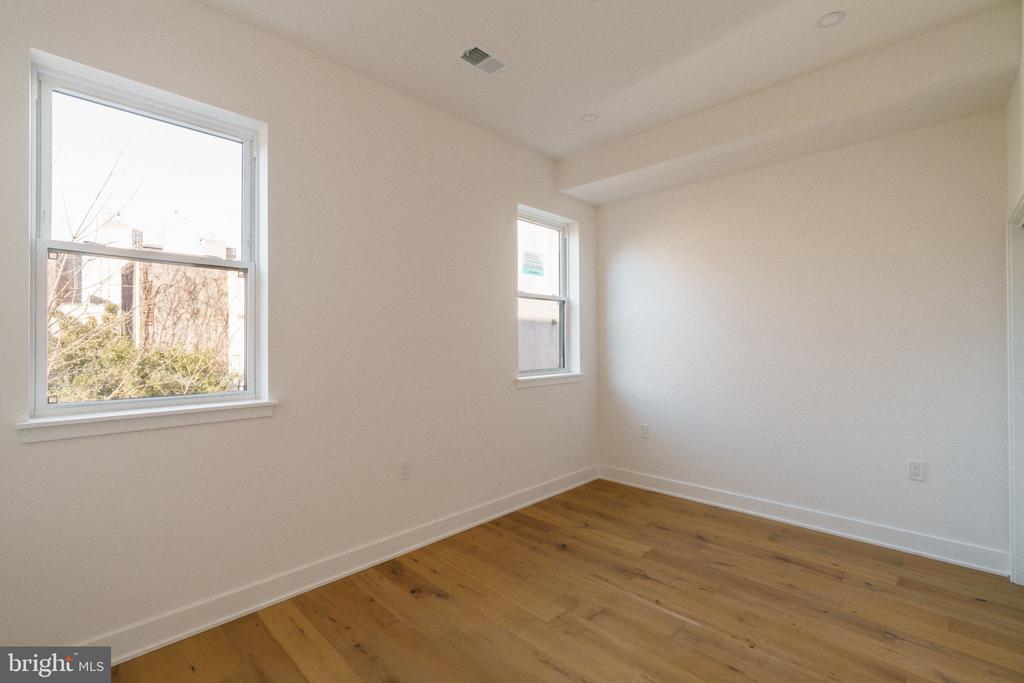 520 S 17TH STREET