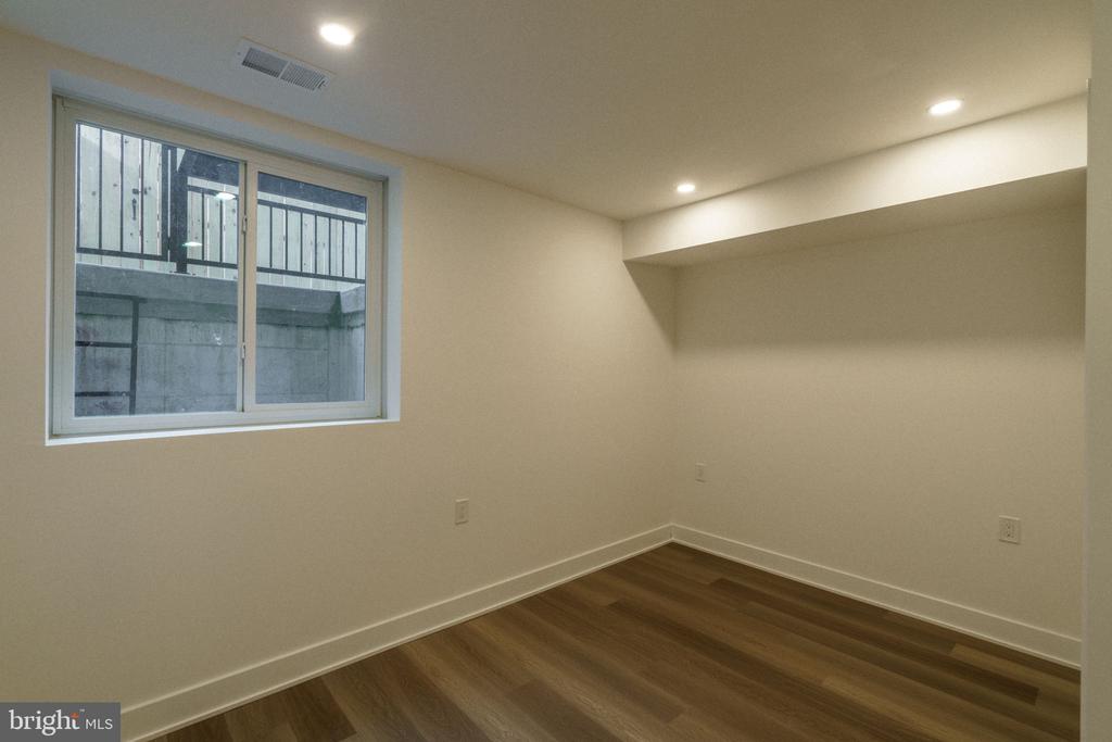 520 S 17TH STREET