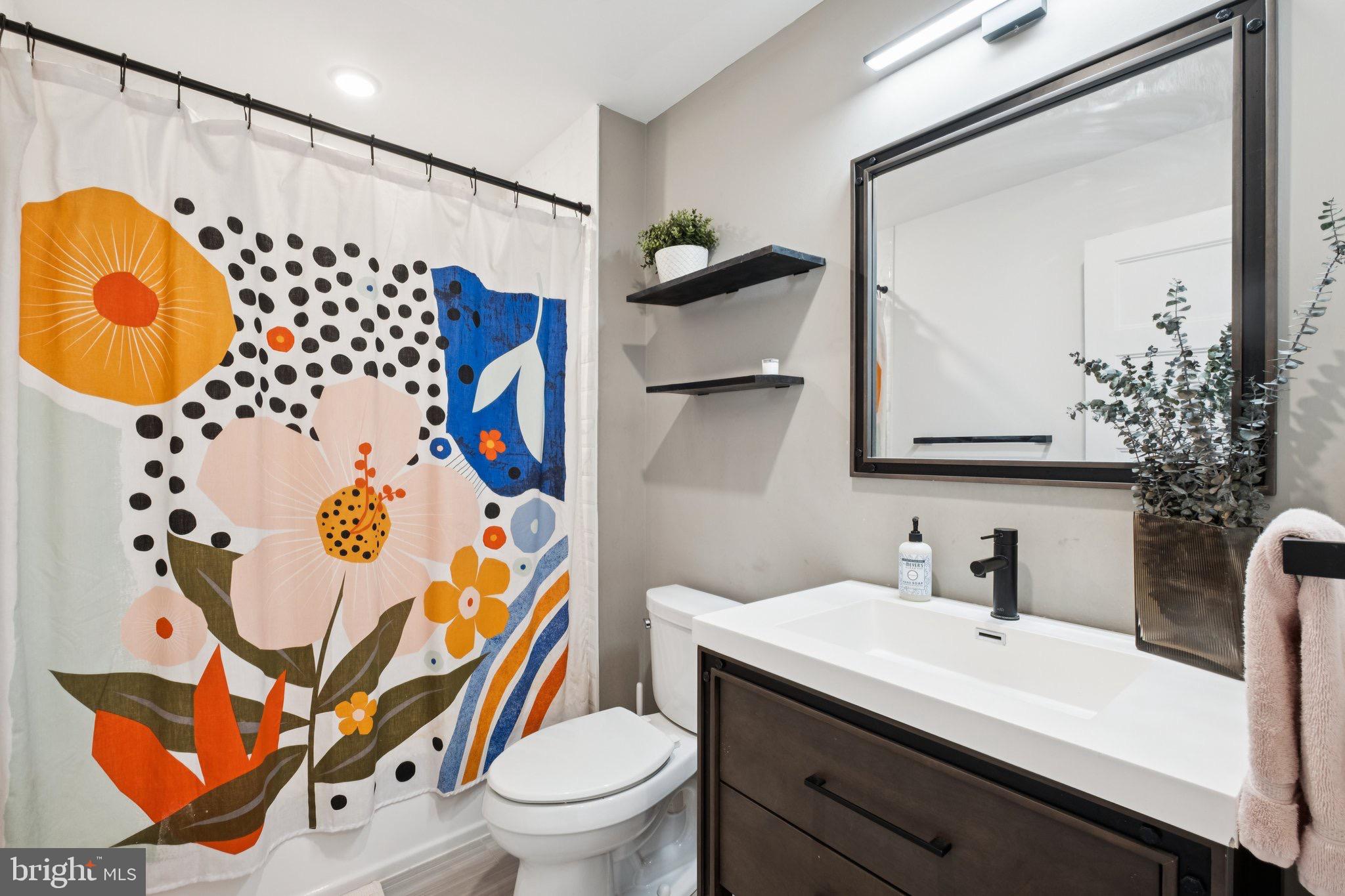 1232 N FRONT STREET 4B