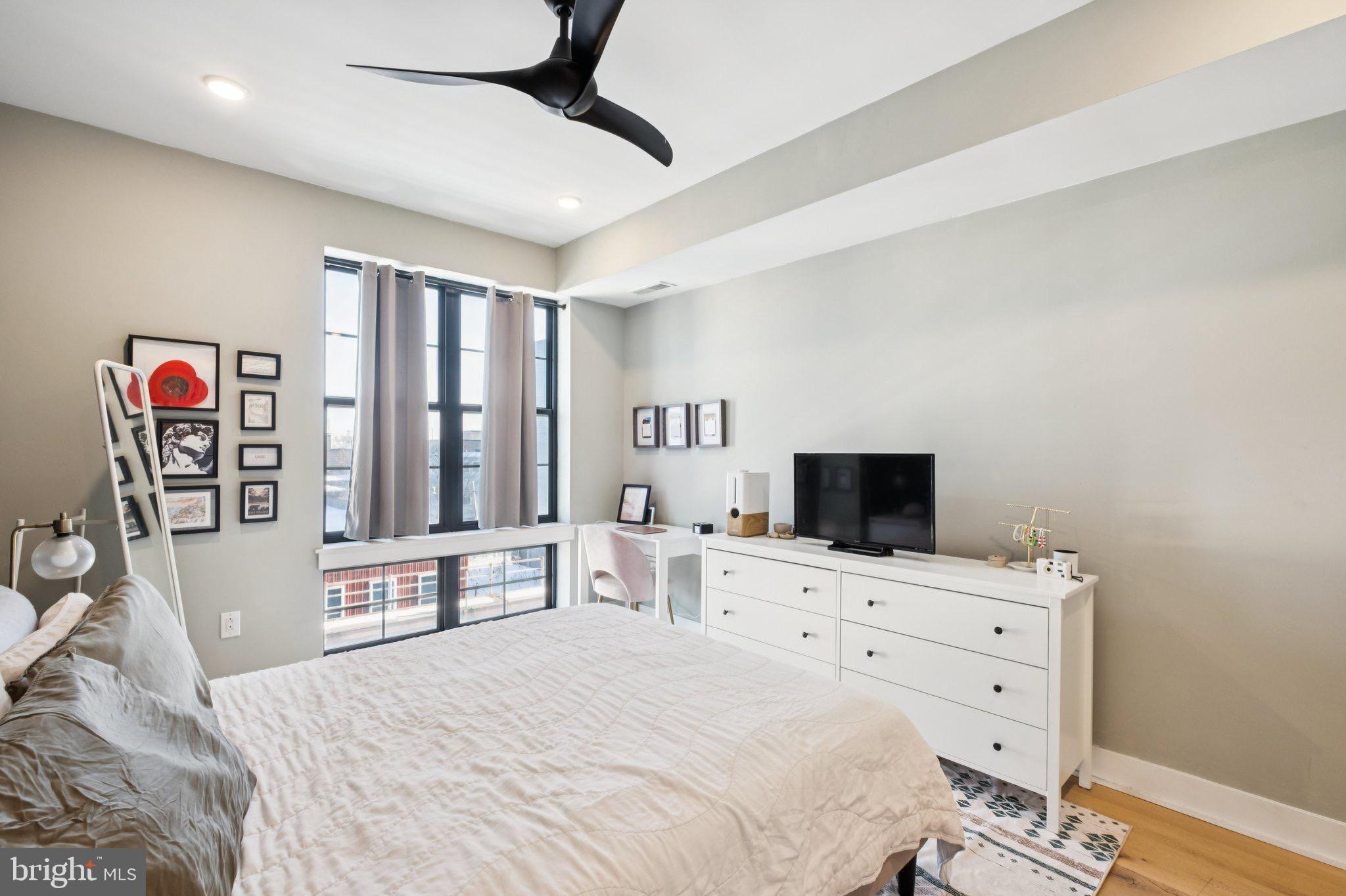 1232 N FRONT STREET 4B