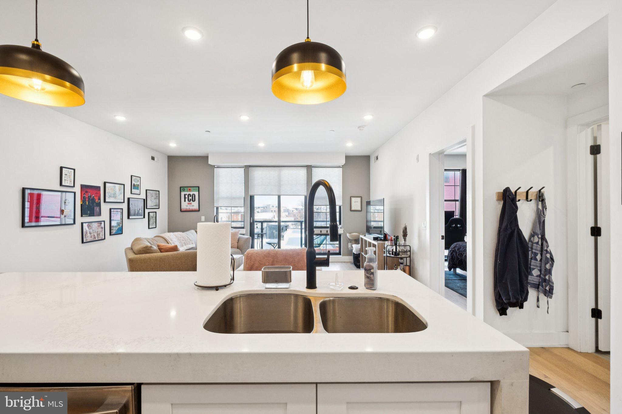 1232 N FRONT STREET 4B