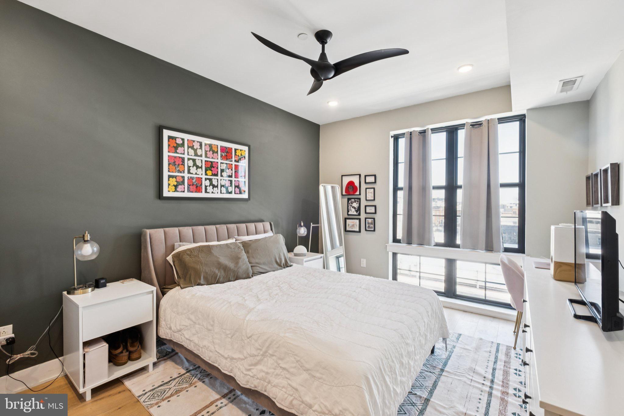 1232 N FRONT STREET 4B