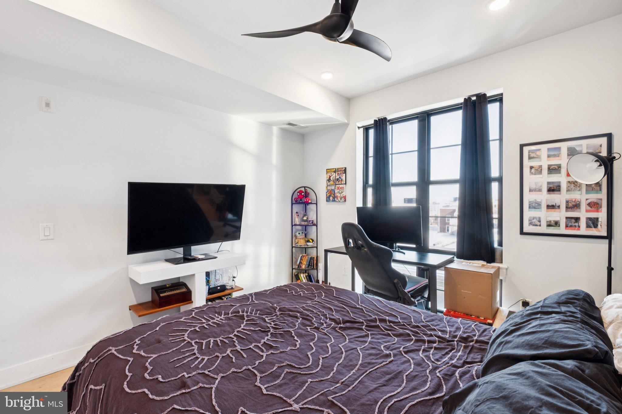 1232 N FRONT STREET 4B