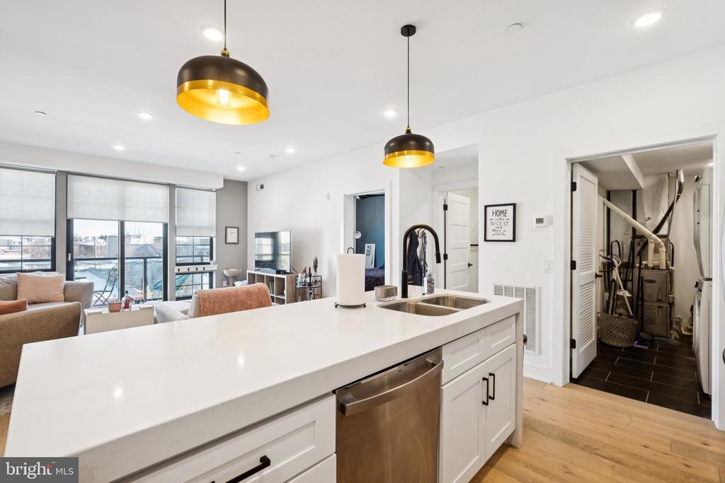 1232 N FRONT STREET 4B