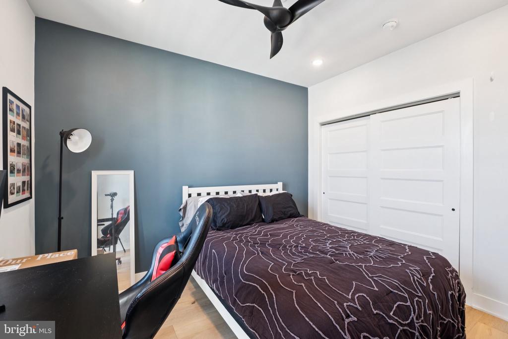 1232 N FRONT STREET 4B