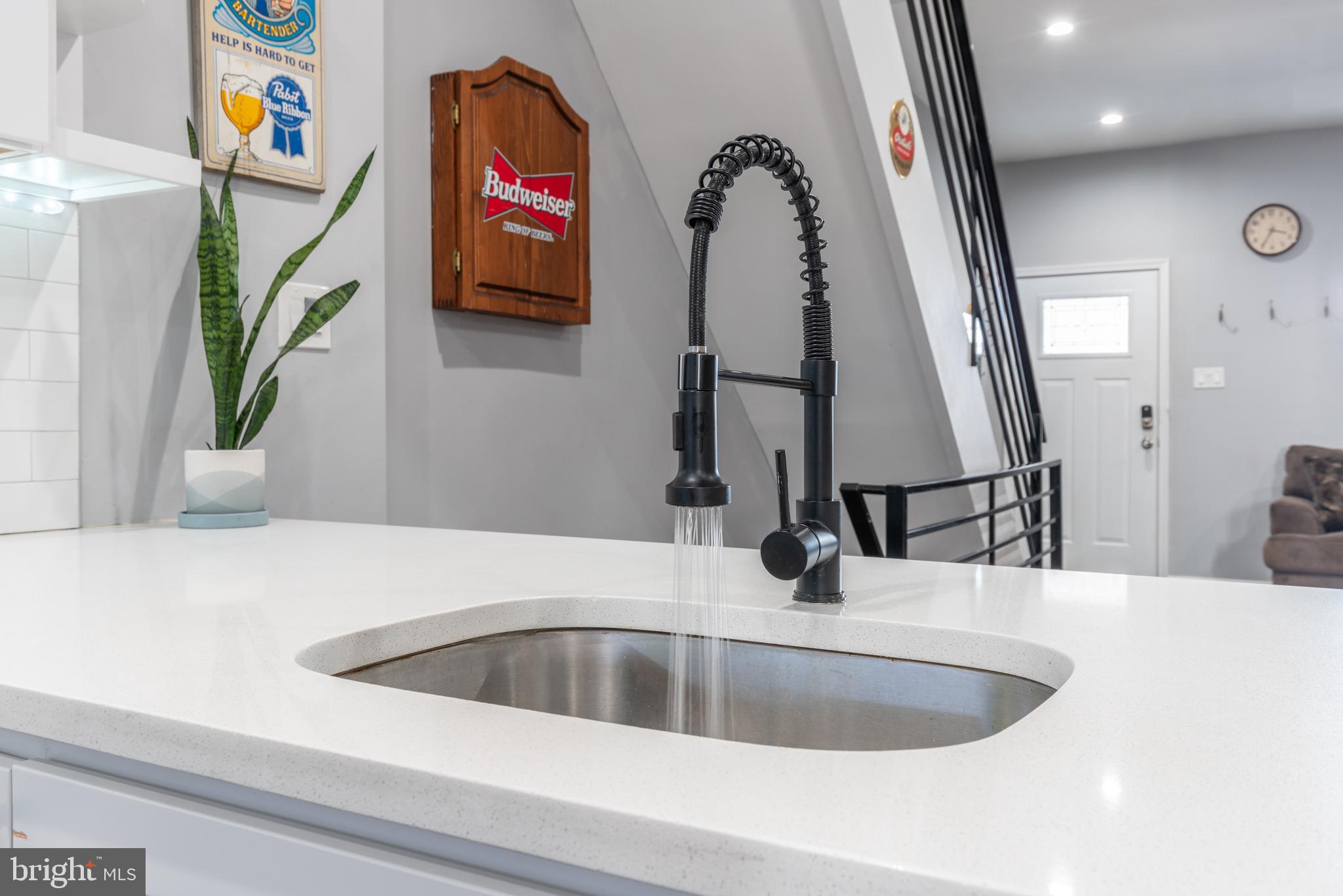 1619 N CORLIES STREET