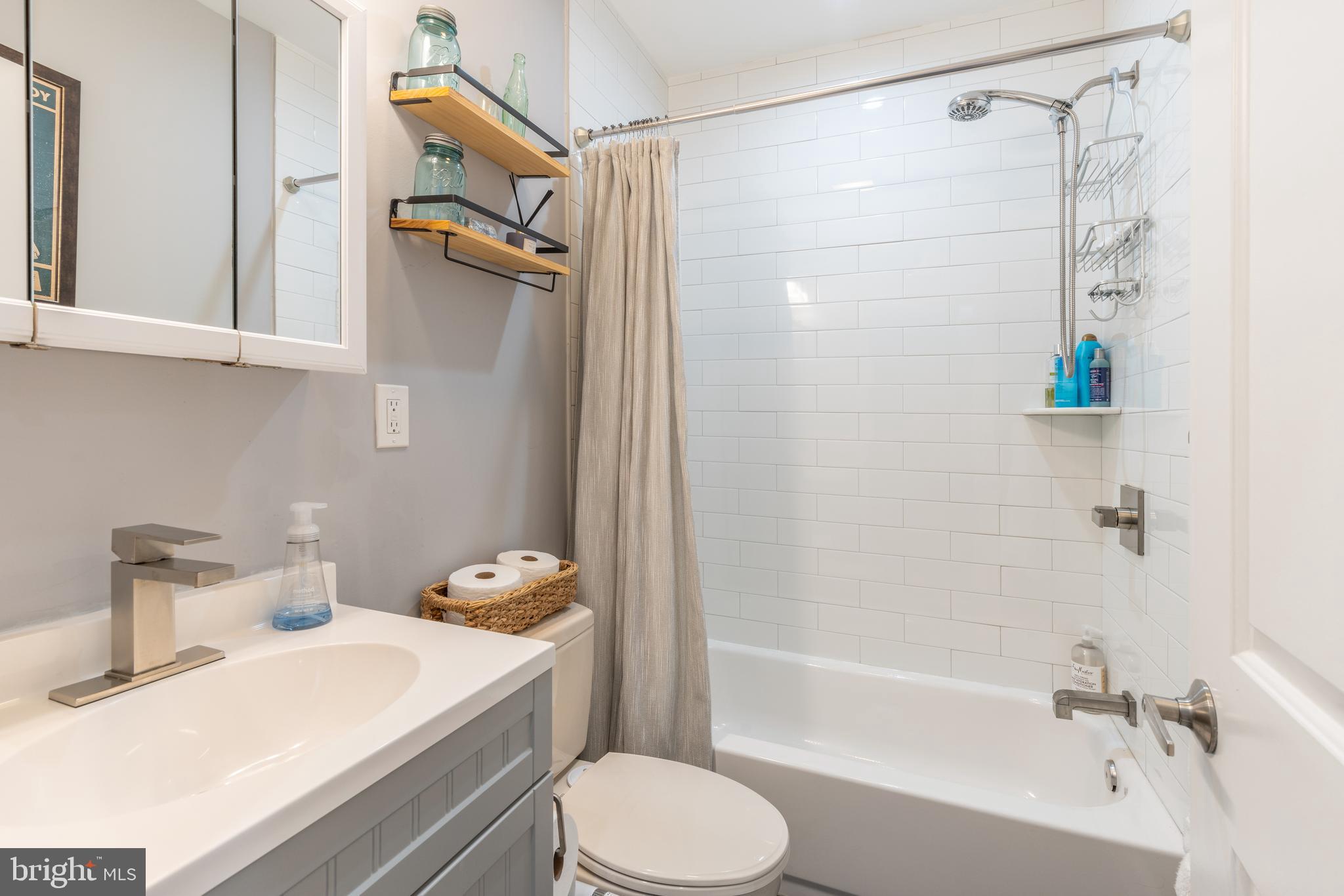 1619 N CORLIES STREET