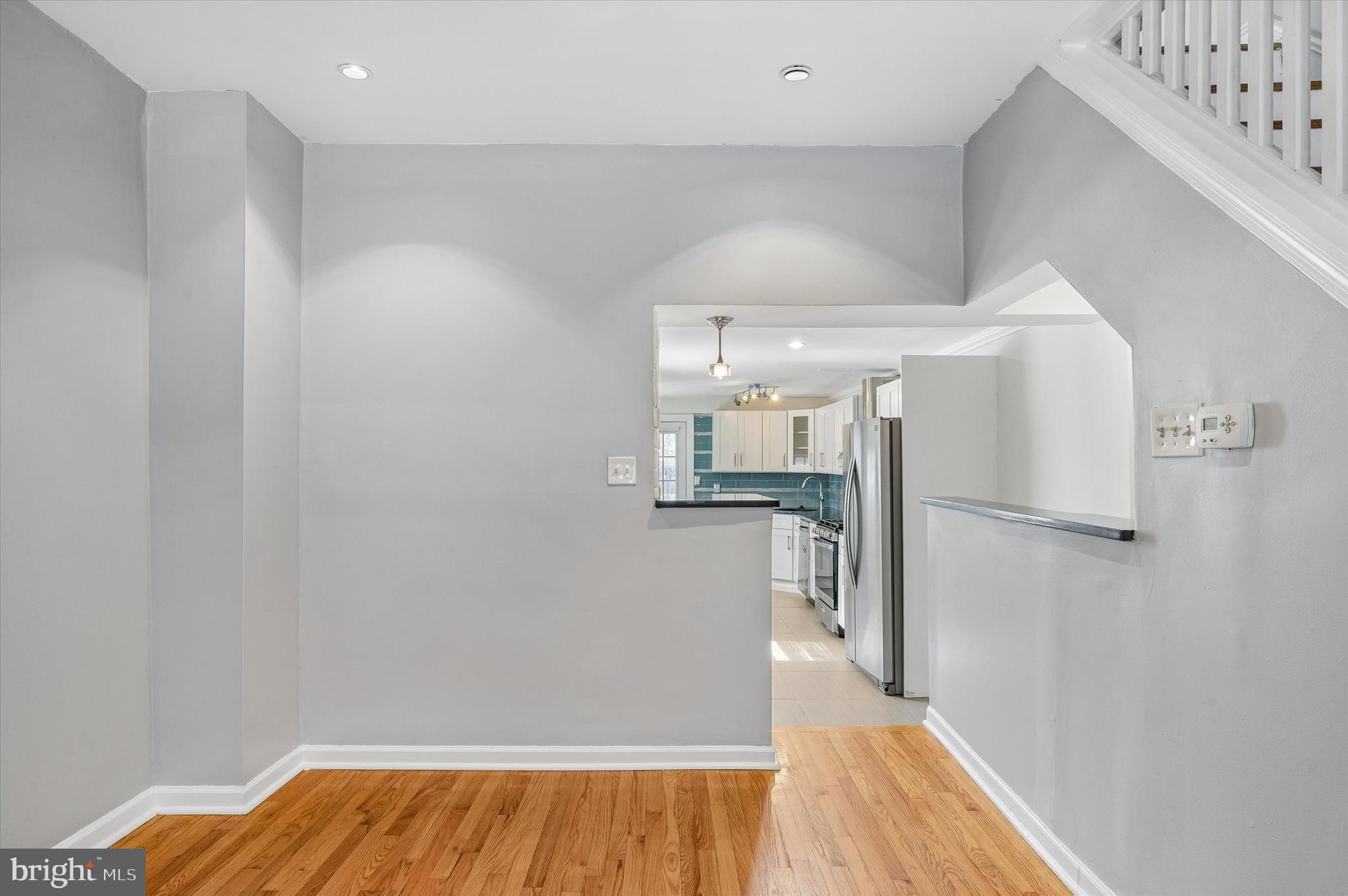 2042 E HUNTINGDON STREET