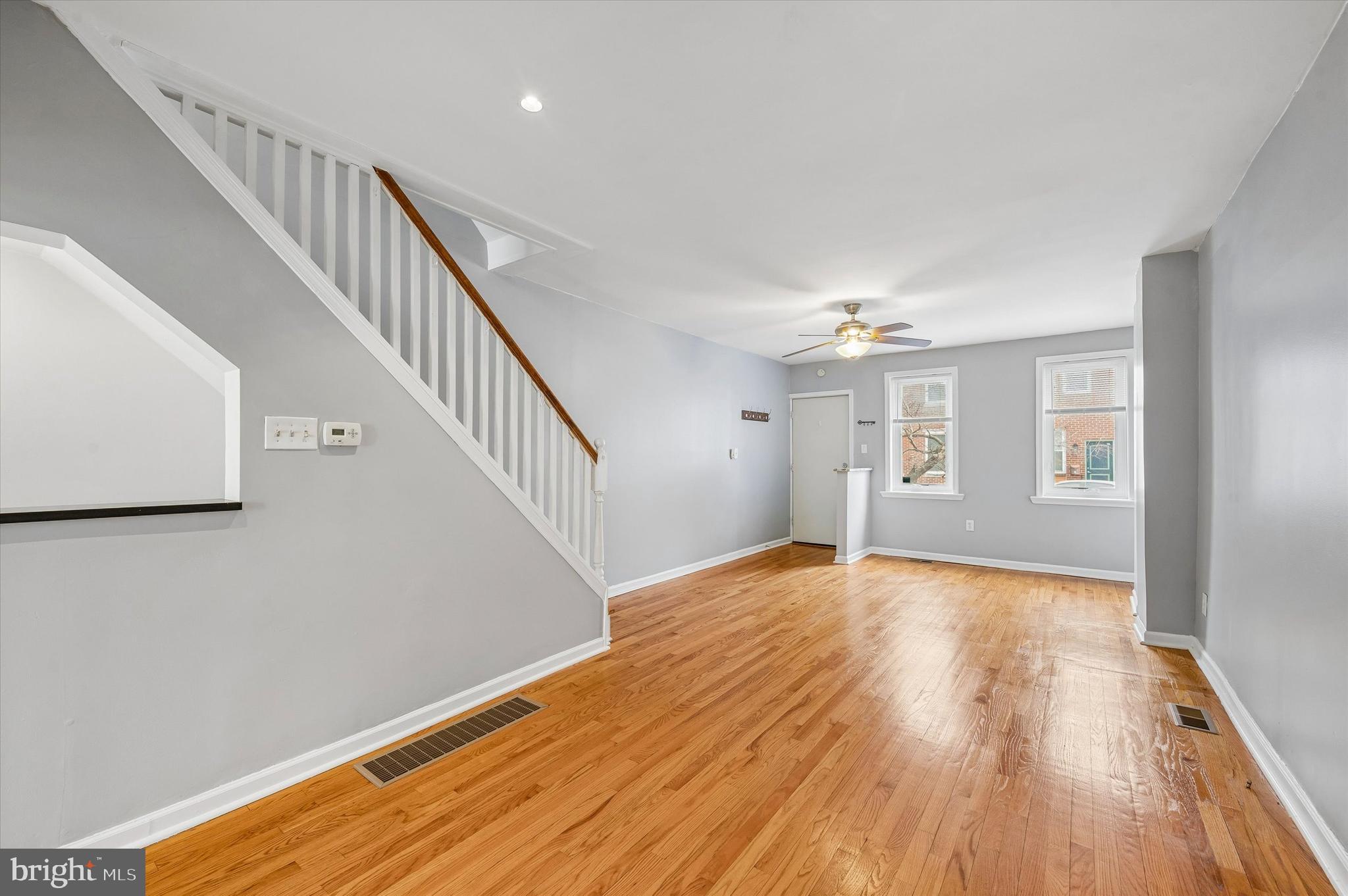 2042 E HUNTINGDON STREET