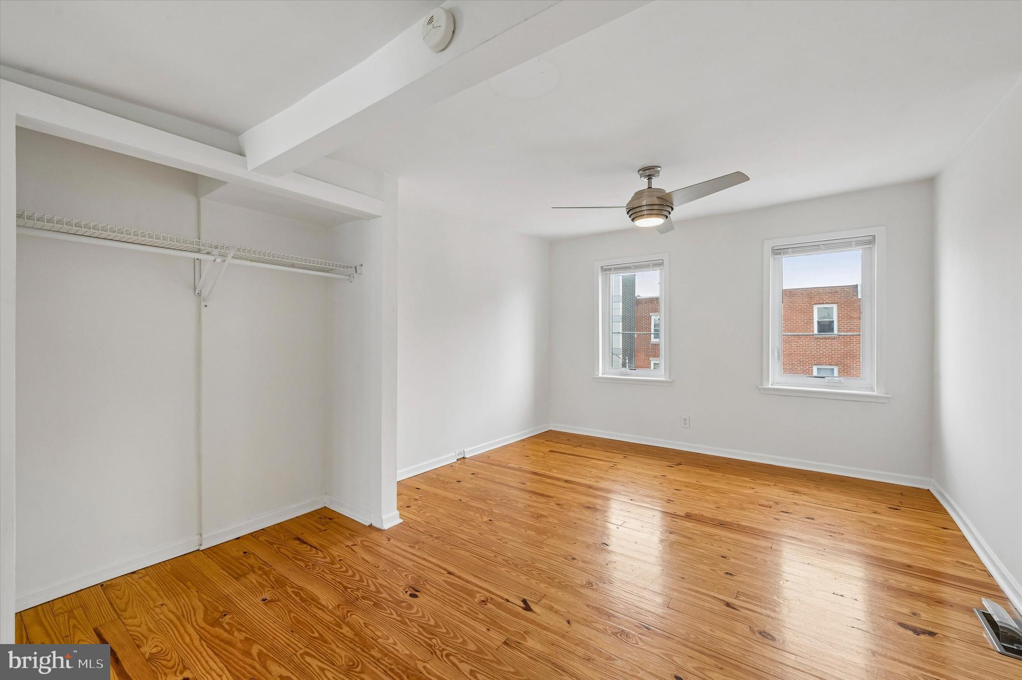 2042 E HUNTINGDON STREET