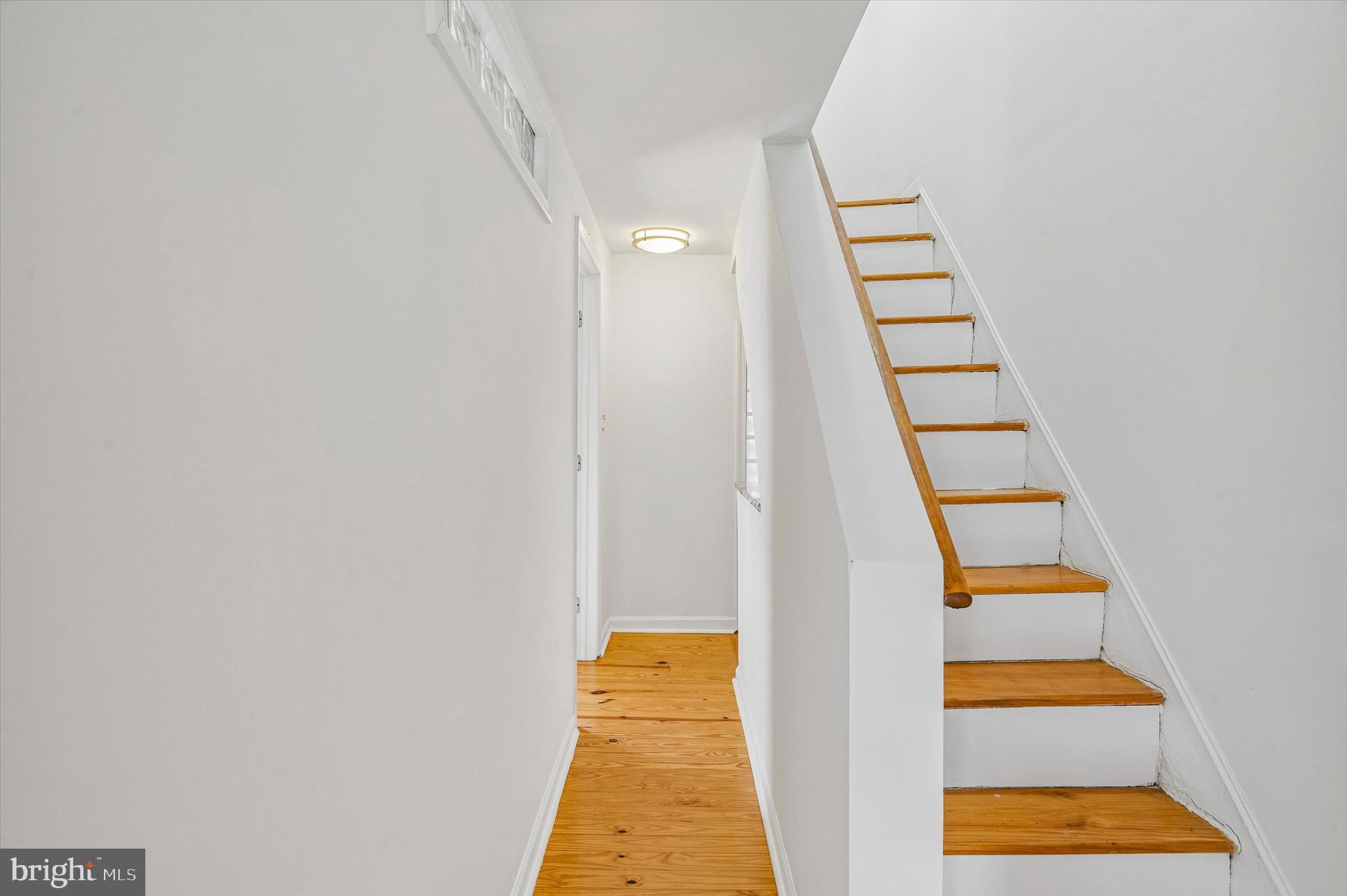 2042 E HUNTINGDON STREET