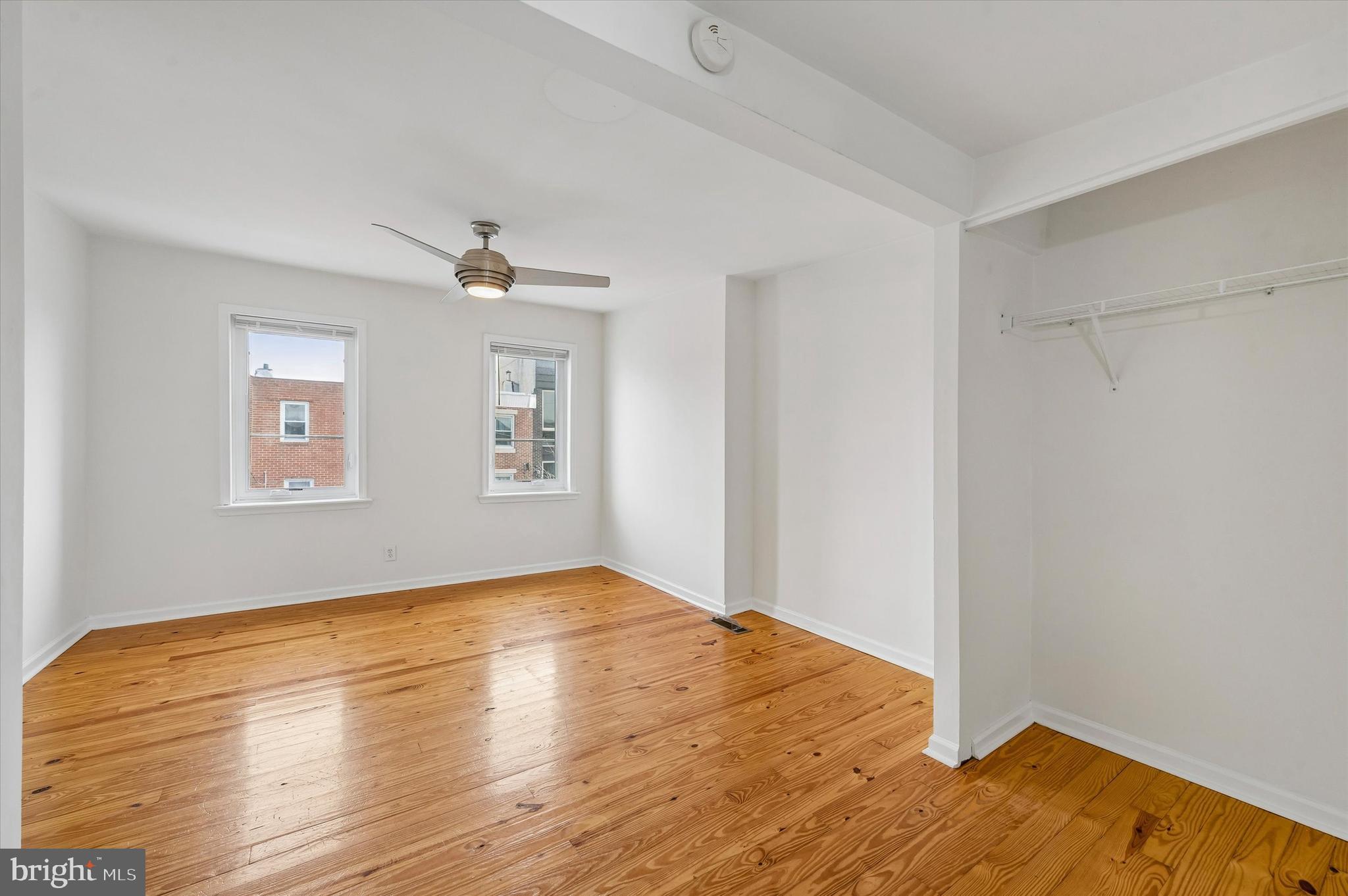 2042 E HUNTINGDON STREET