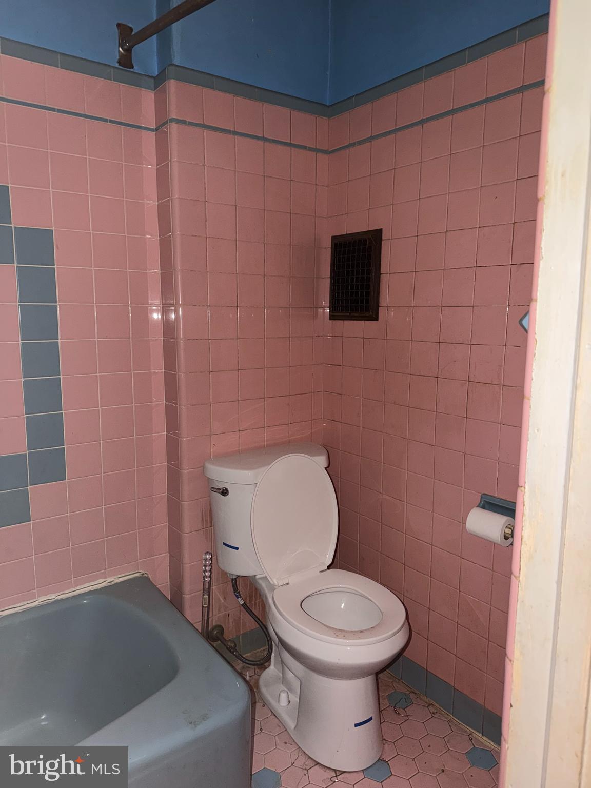 4547 N SMEDLEY STREET