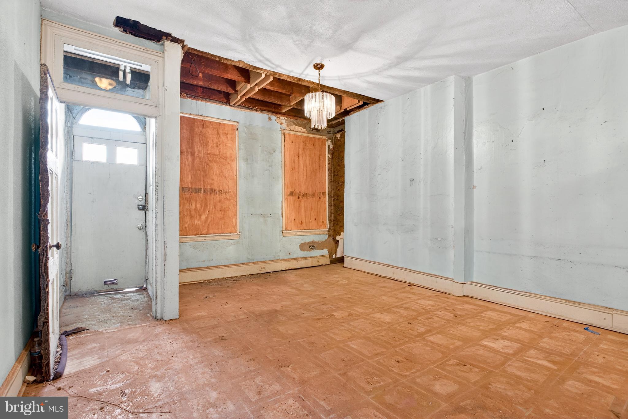 2210 W MASTER STREET