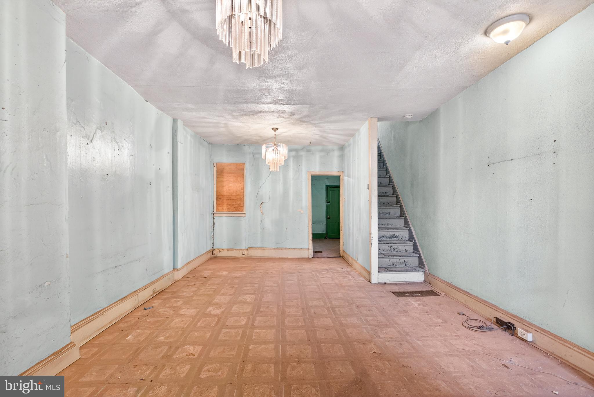 2210 W MASTER STREET