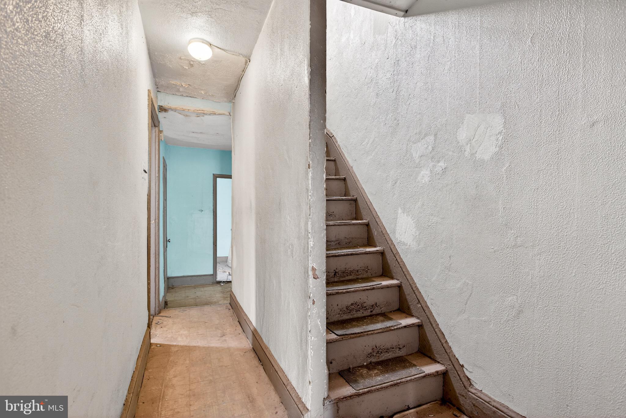 2210 W MASTER STREET