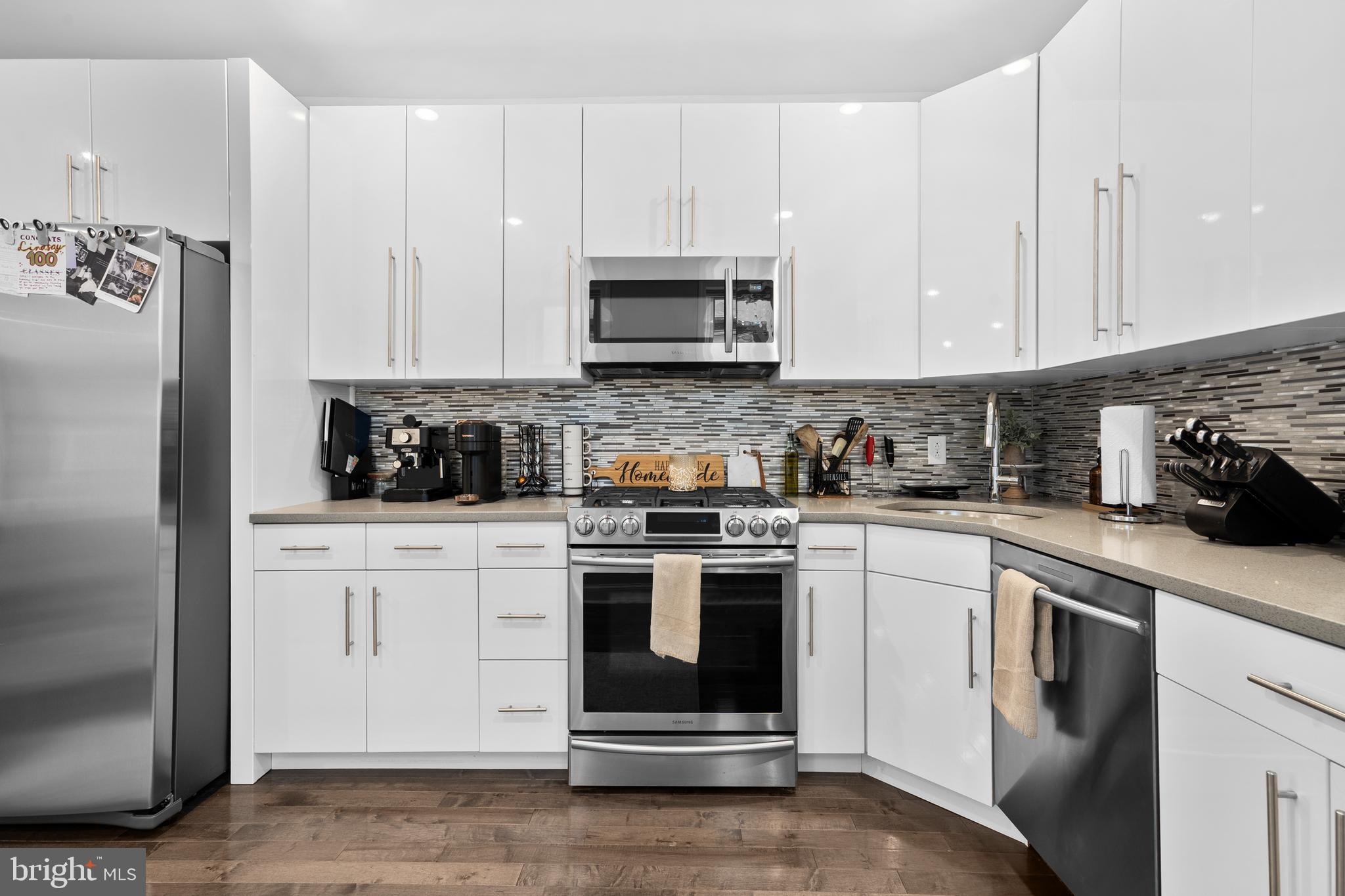 2427 E CLEARFIELD STREET