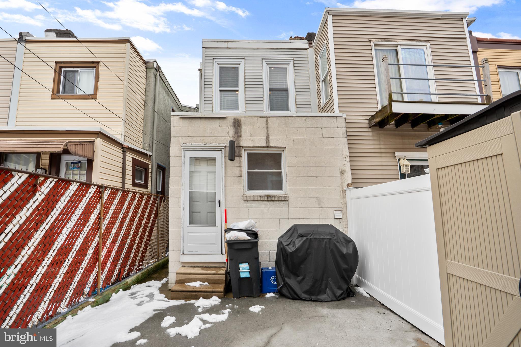 2427 E CLEARFIELD STREET