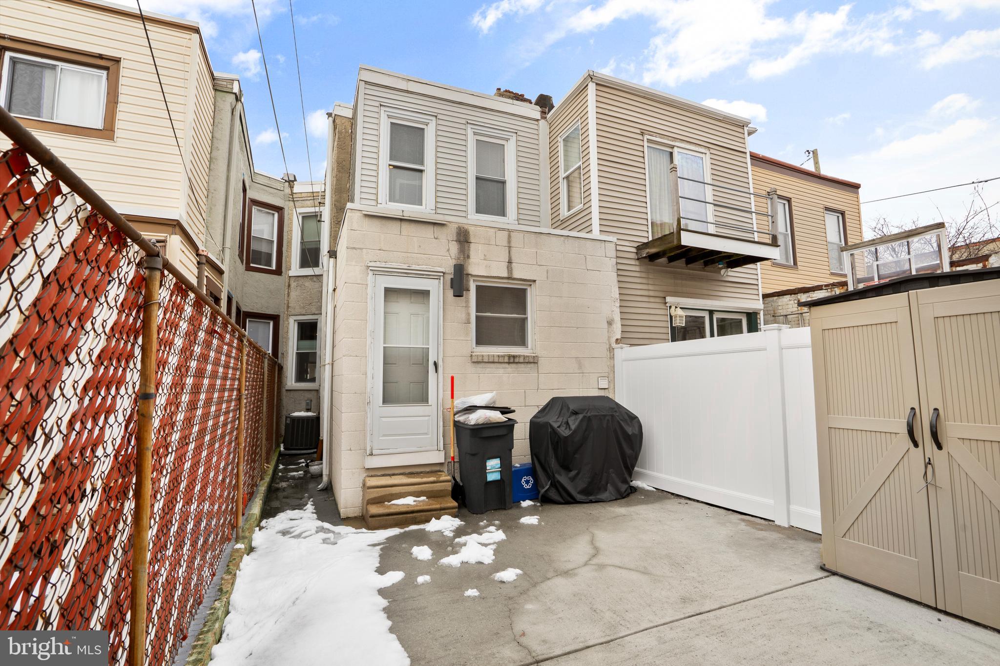 2427 E CLEARFIELD STREET