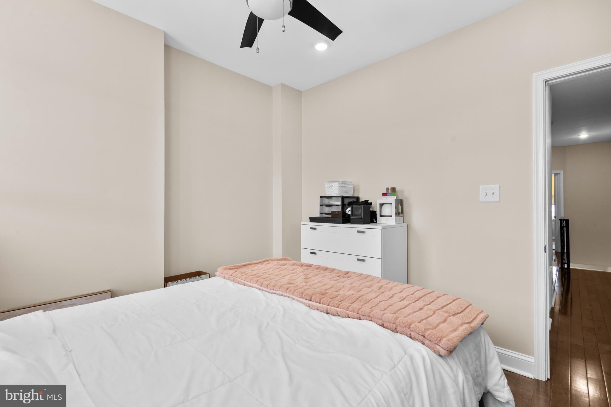 2427 E CLEARFIELD STREET