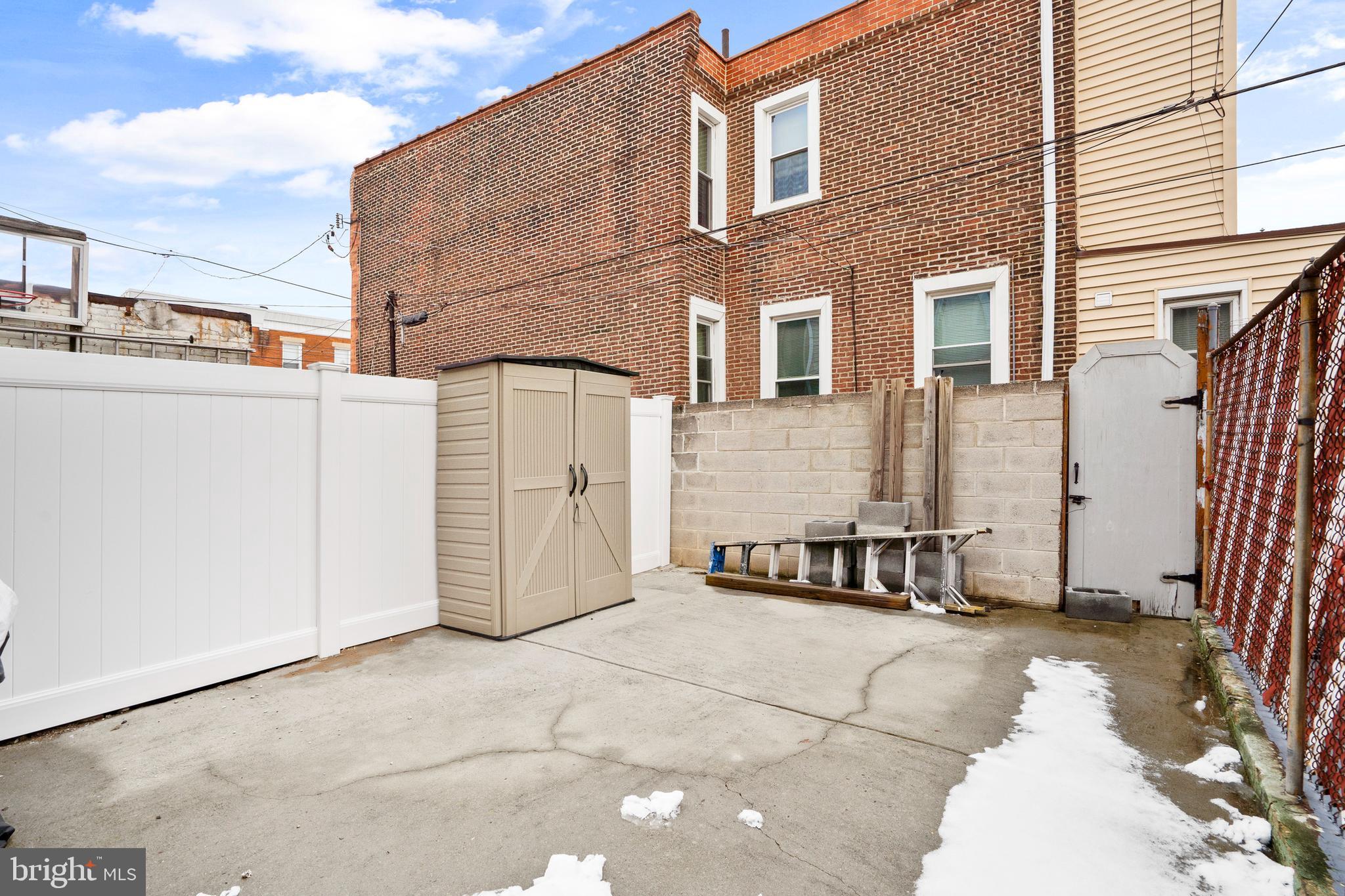 2427 E CLEARFIELD STREET