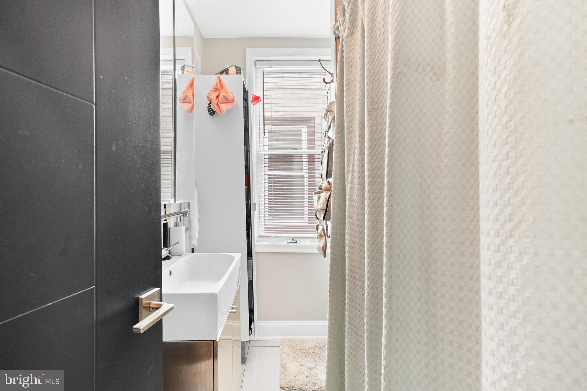 2427 E CLEARFIELD STREET