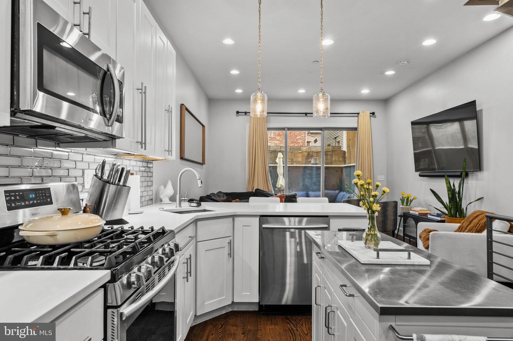 1516 N PALETHORP STREET