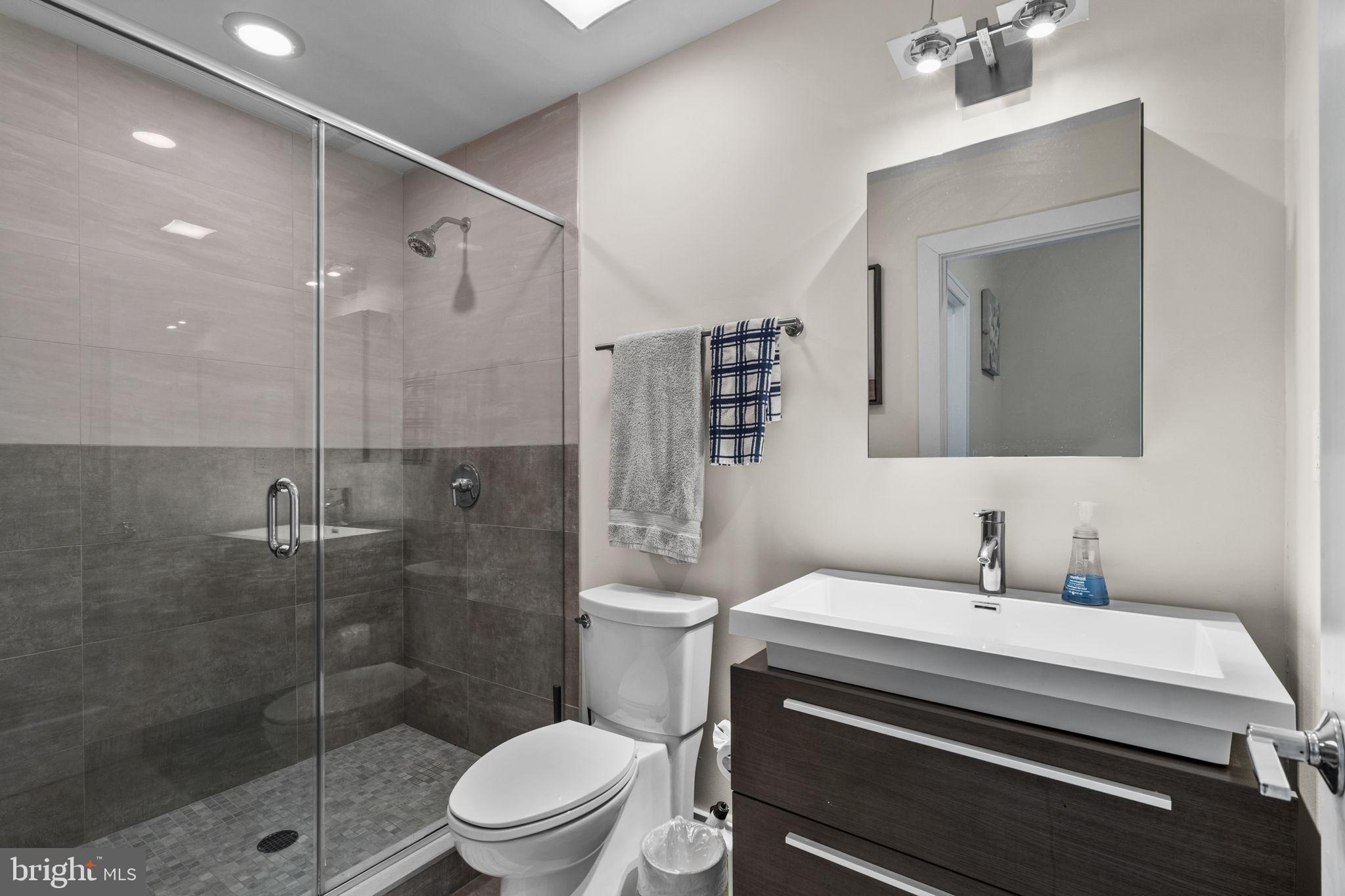 1516 N PALETHORP STREET