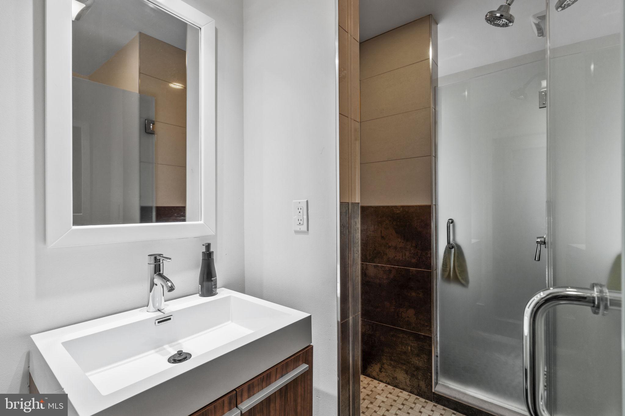 1516 N PALETHORP STREET