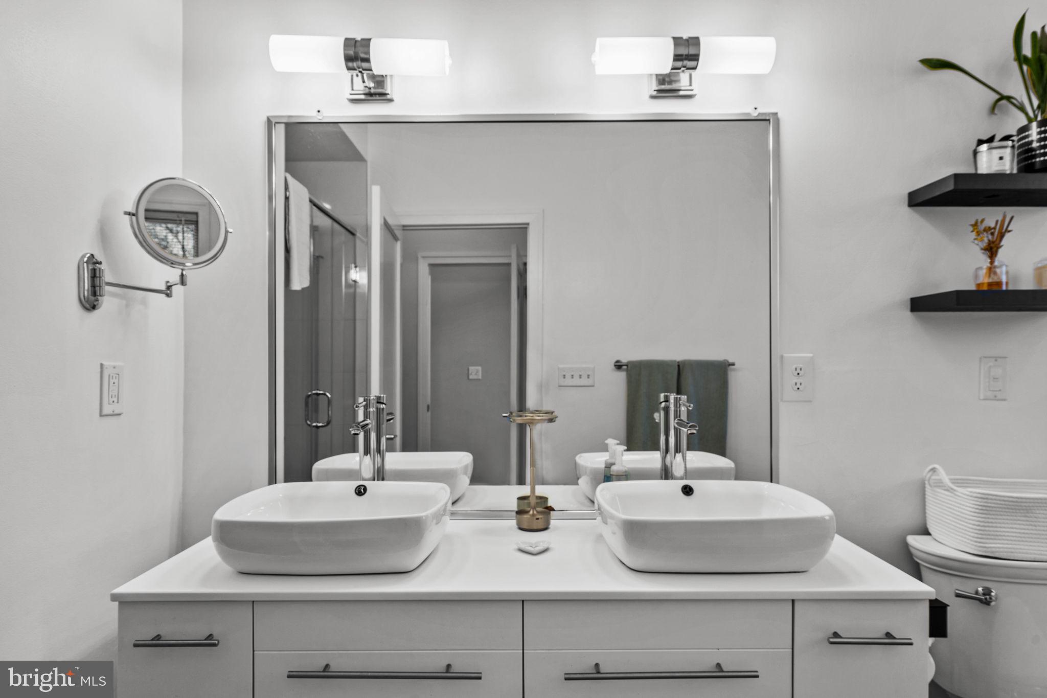 1516 N PALETHORP STREET