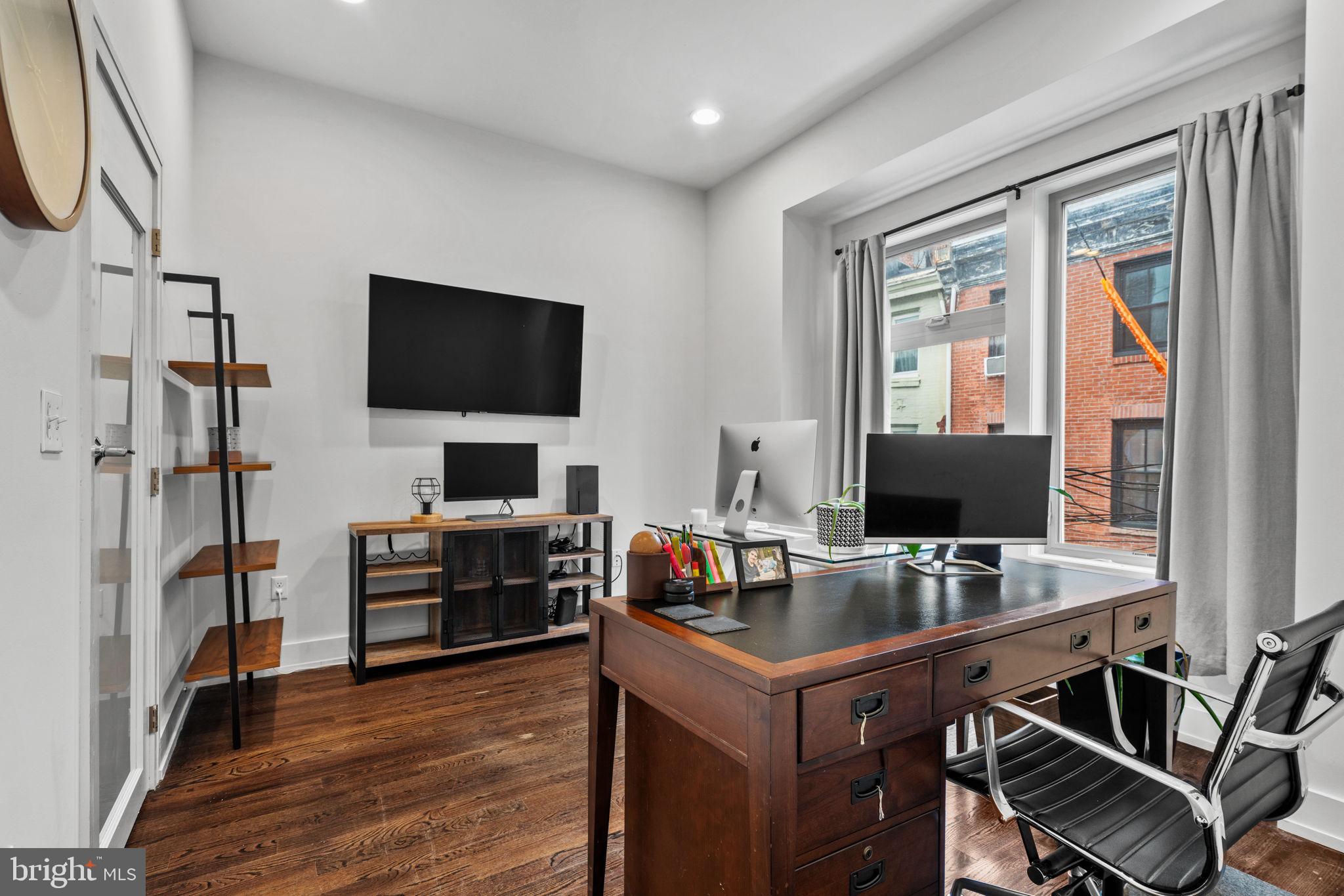 1516 N PALETHORP STREET