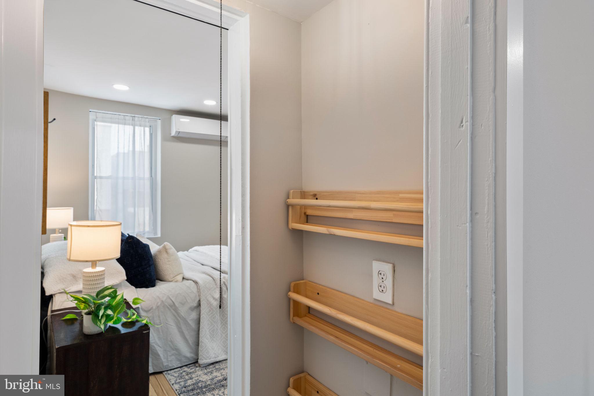 619 E THOMPSON STREET