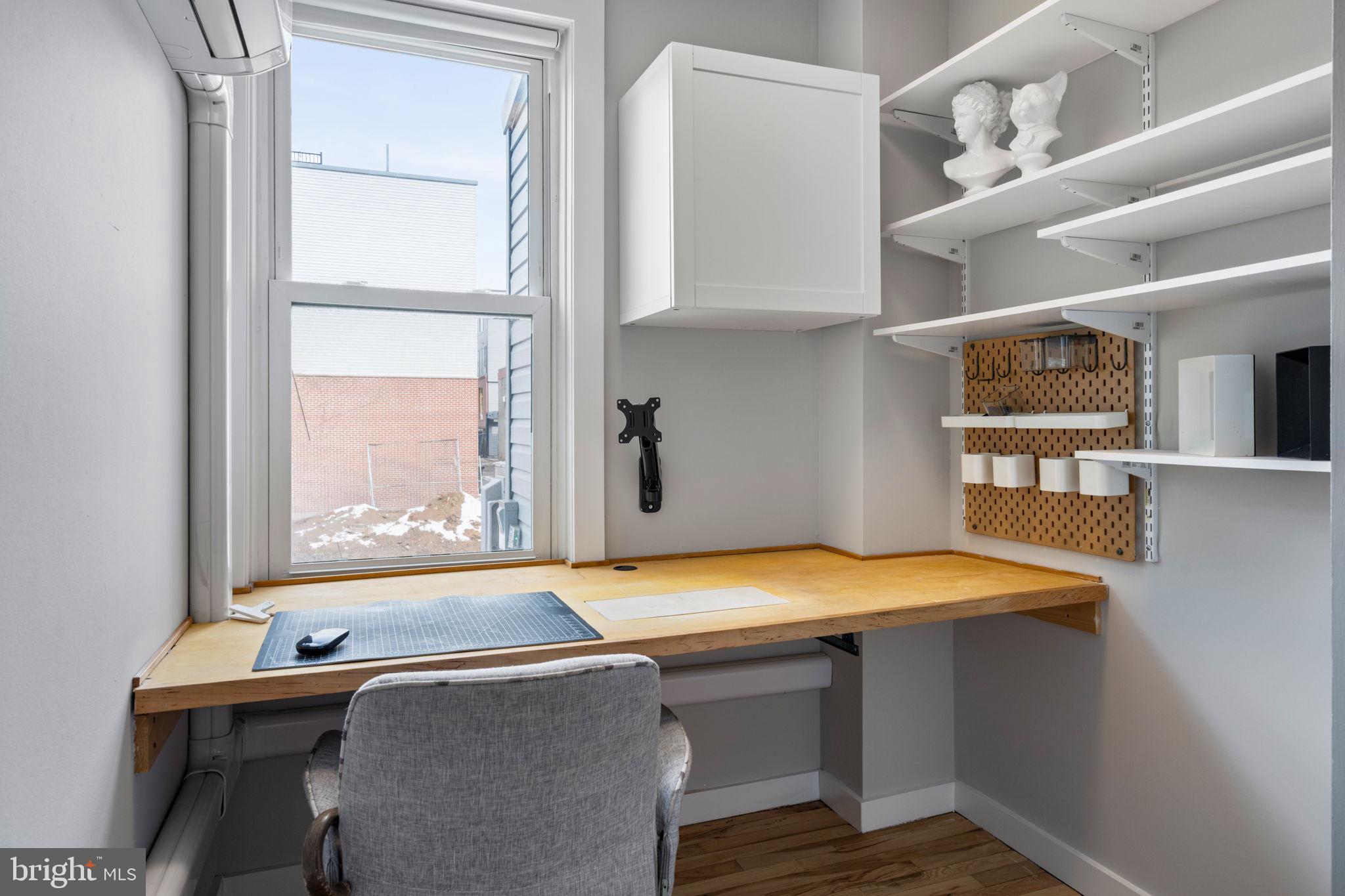 619 E THOMPSON STREET