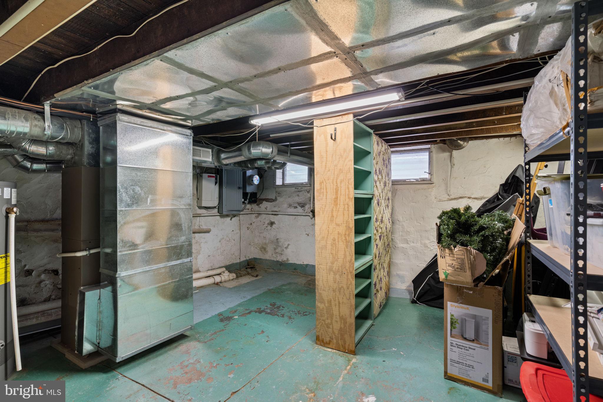 619 E THOMPSON STREET