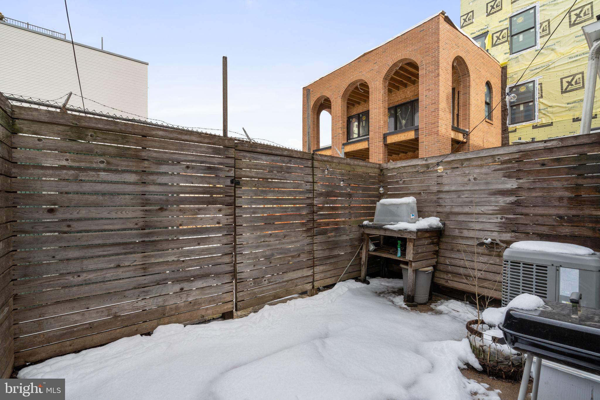 619 E THOMPSON STREET