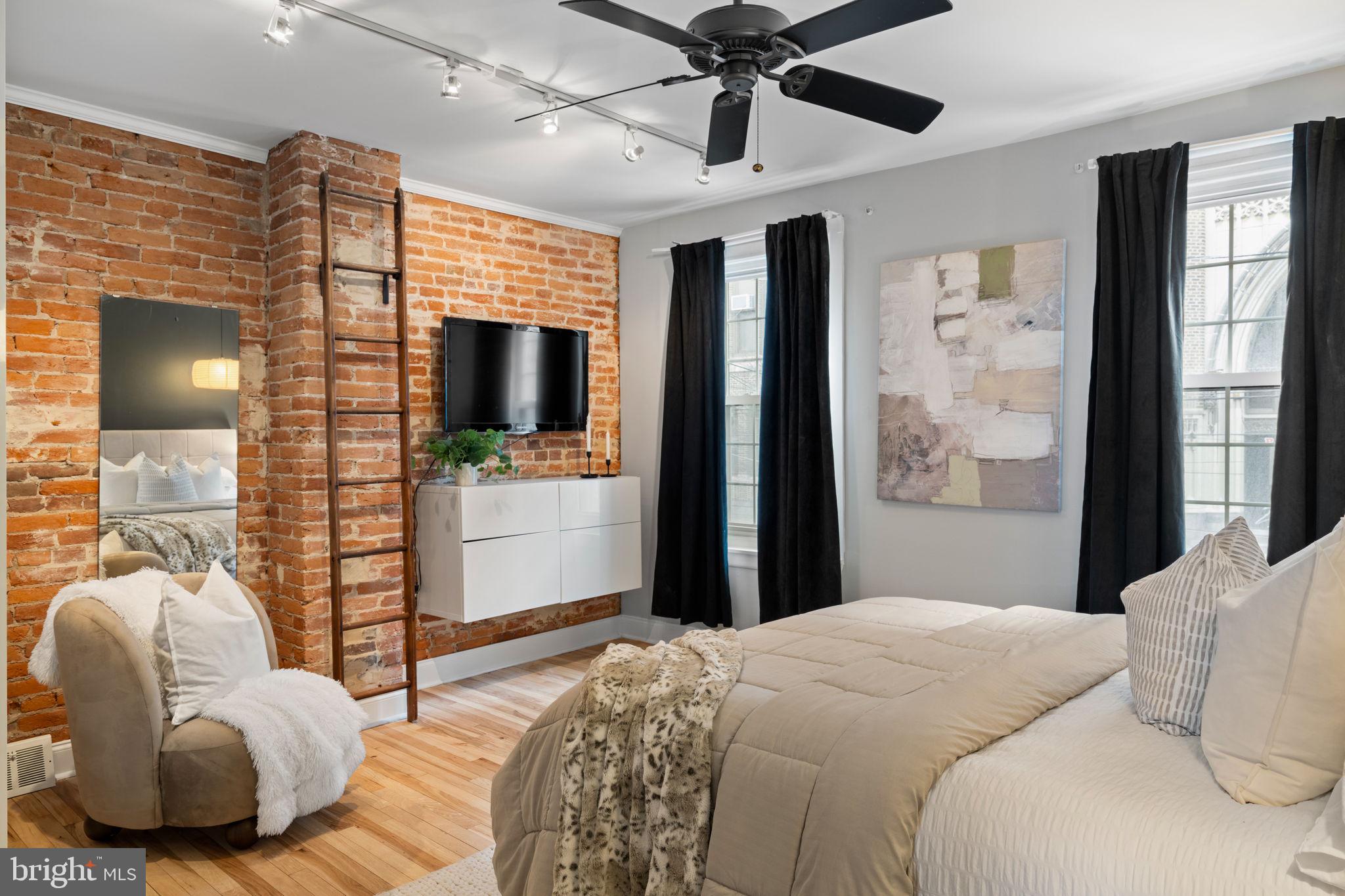 619 E THOMPSON STREET