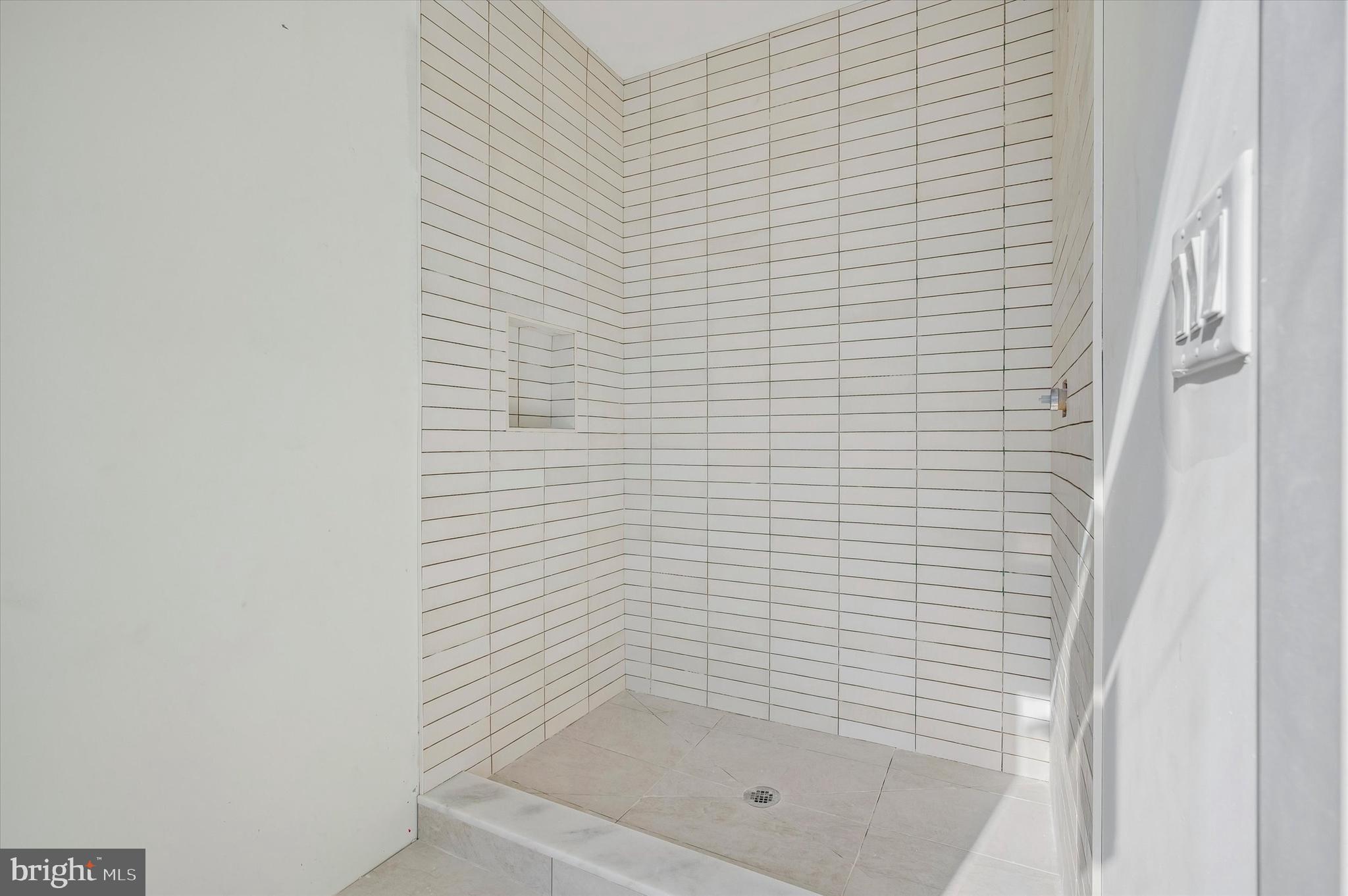 954 N 6TH STREET