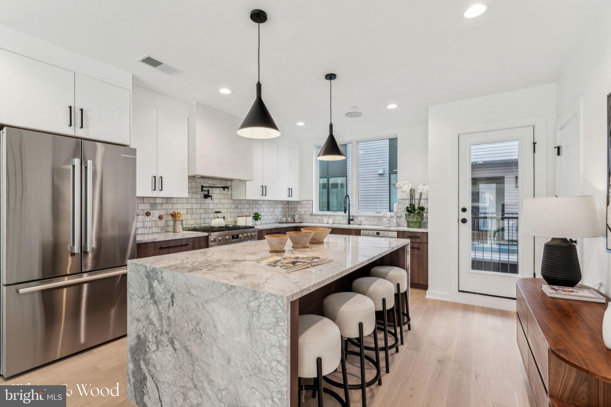 954 N 6TH STREET