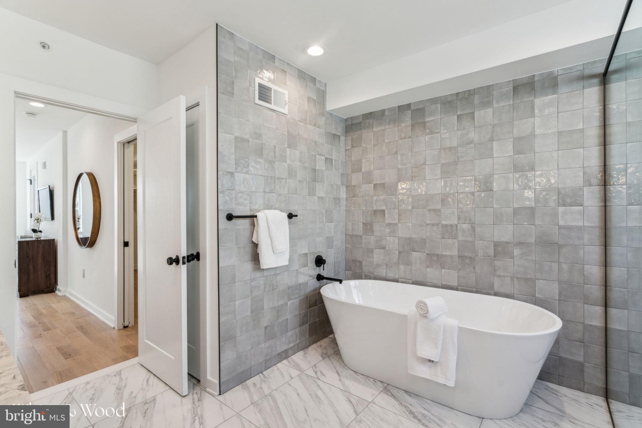 954 N 6TH STREET